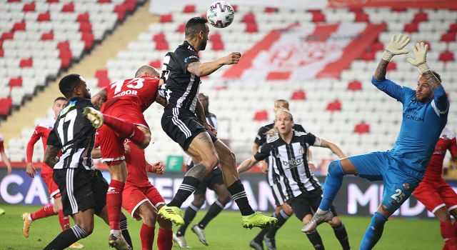Beşiktaş, Antalya'da da kayıp