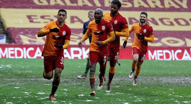 Galatasaray, Kasımpaşa karşısında zorlansa da liderliği bırakmadı