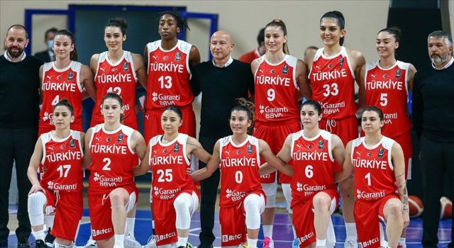 Türkiye galibiyetle grubu ikinci sırada tamamlamayı garantiledi