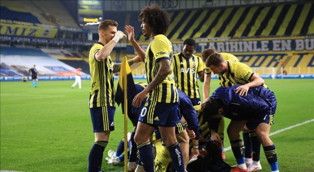 Fenerbahçe dört maç sonra 1'den fazla gol buldu