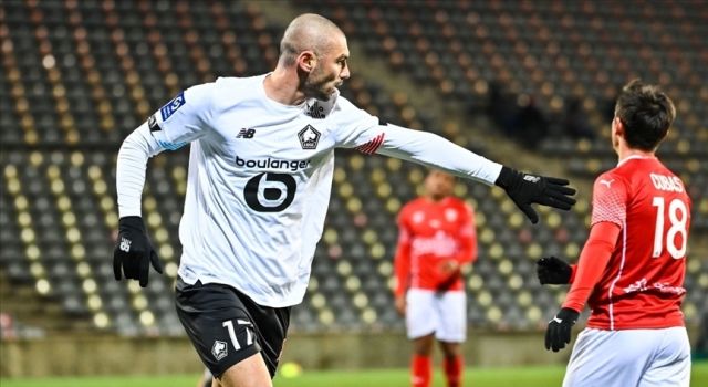 Lille, Burak Yılmaz'ın golleriyle Lyon'u 3-2 yendi