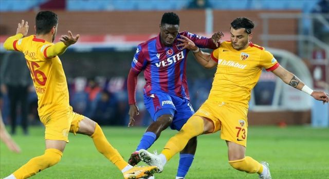 Trabzonspor evinde 1 puana razı oldu