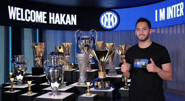Hakan Çalhanoğlu Inter’e transferinden mutlu