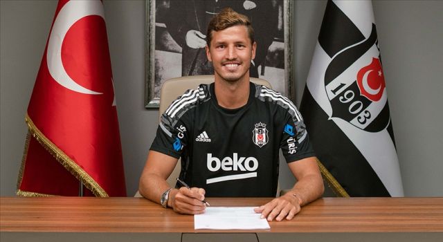 Salih Uçan resmen Beşiktaş'ta