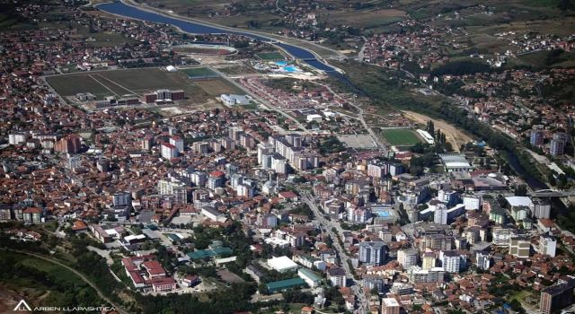 Mitroviça      (Kosova)