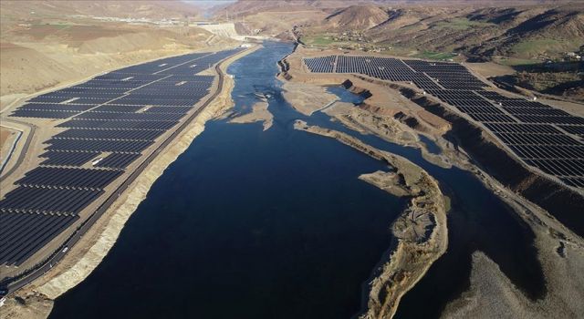Türkiye'nin ilk, Avrupa'nın en büyük hibrit enerji santrali Bingöl’de hizmete girdi