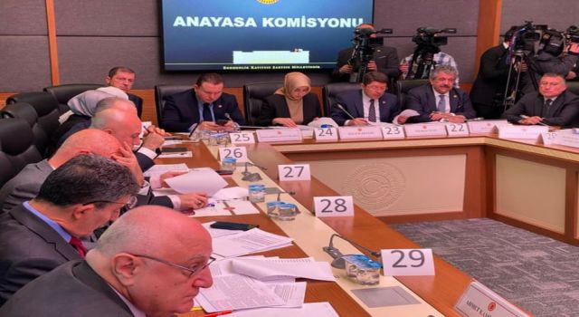 Başörtüsü Anayasa teklifi TBMM Anayasa Komisyonu'ndan geçti