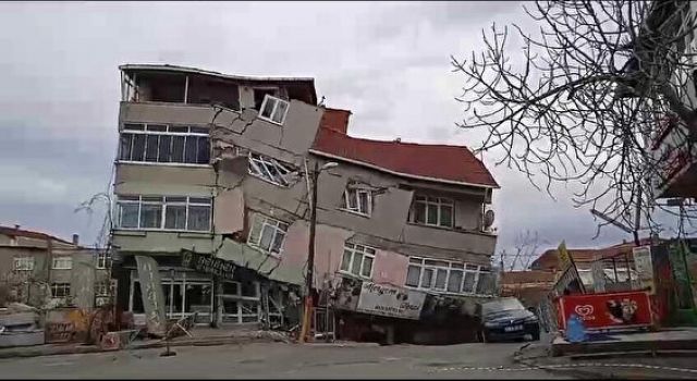 Ümraniye'de önce yol sonra bitişik iki bina çöktü! Nedeni belli oldu