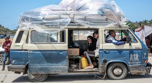 Refah'tan saat başı yaklaşık 200 ailenin hareket ettiğini görüyoruz