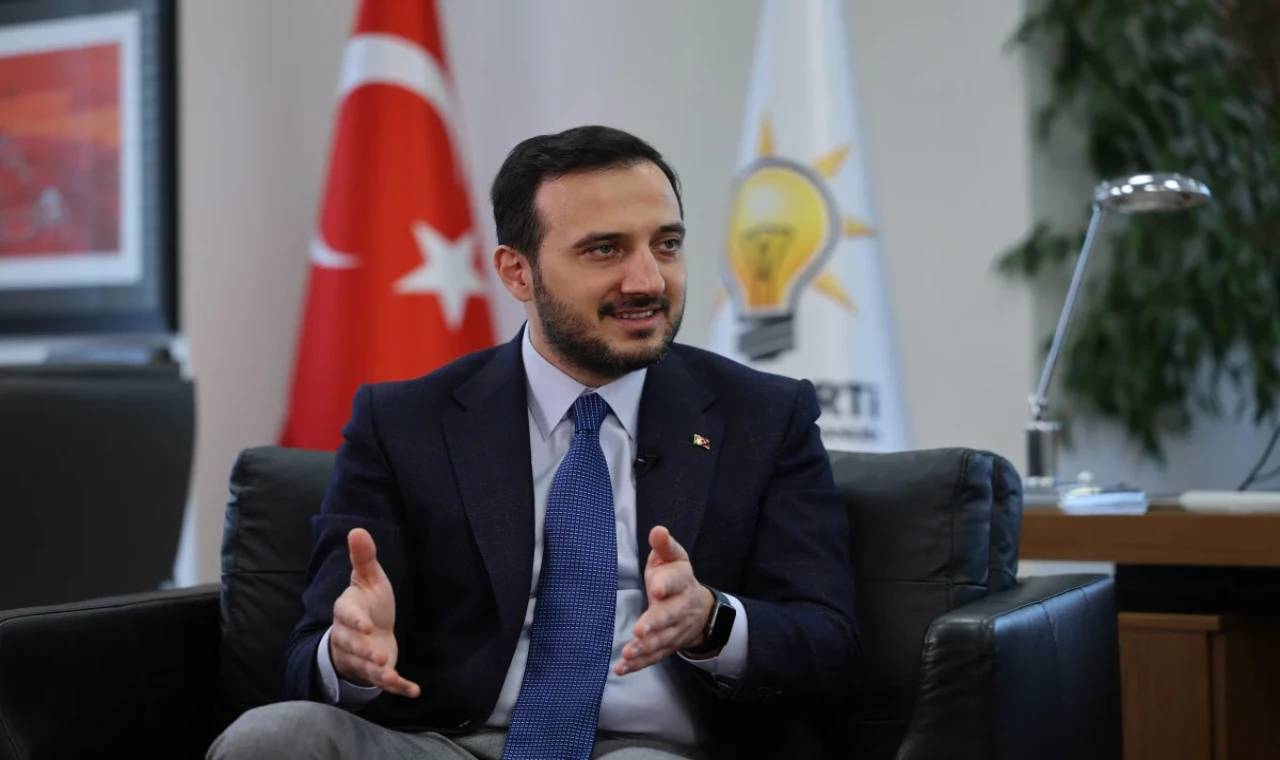 Hırsızla polislerin arasına girilmez