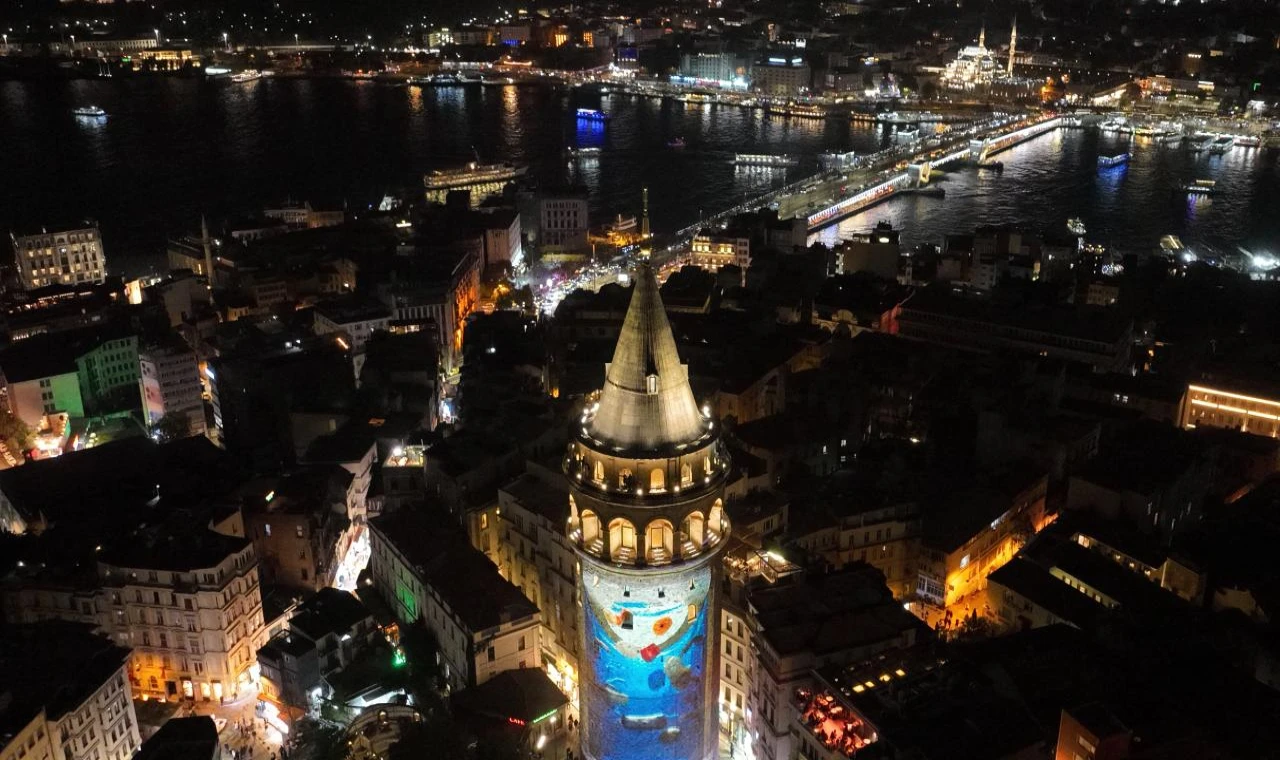 Galata Kulesi'ne Sıfır Atık çevre temalı görseller yansıtıldı