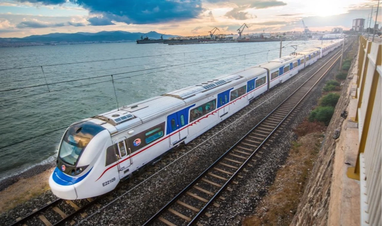 İzmir Büyükşehir’den TCDD’ye: Ray kirasını sıfırlayın, 90 dakikayı hemen getireyim
