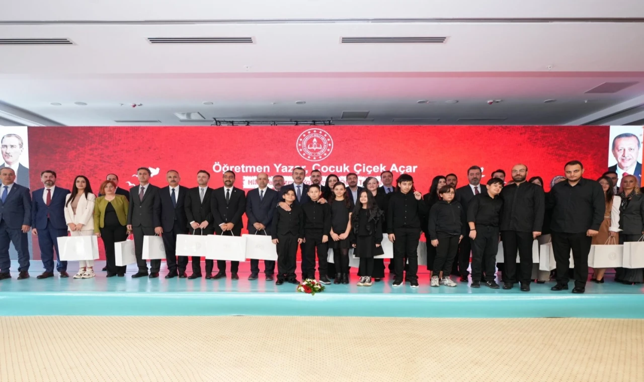 Öğretmen yazar, çocuk çiçer açar hikayeleri ödüllendirildi