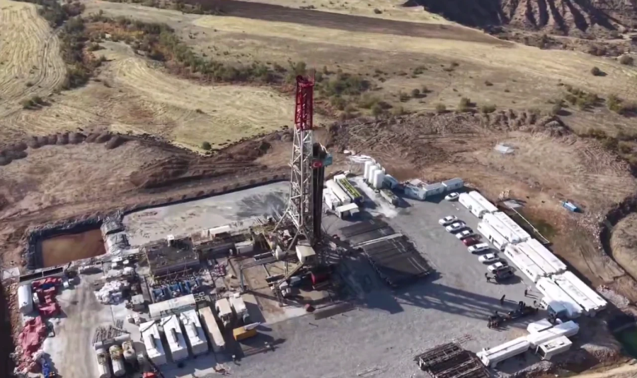 Gençler sondaj sahasında