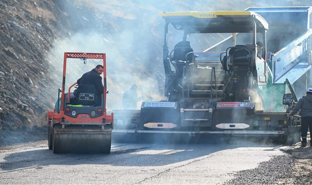 Madencilerin yıllardır beklediği yol için harekete geçti