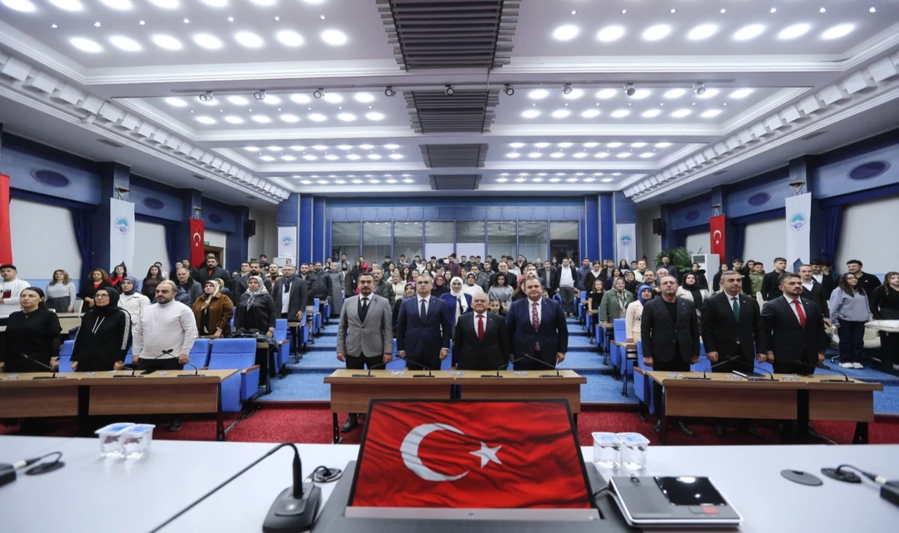 Genç şairler ödüllerine kavuştu