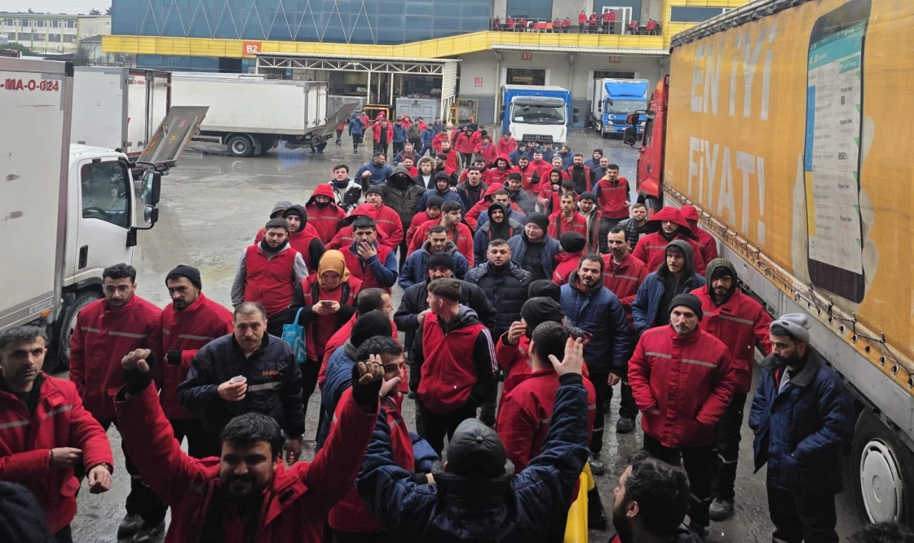 Market zinciri, eylem yapan 141 çalışanın iş akdini feshetti