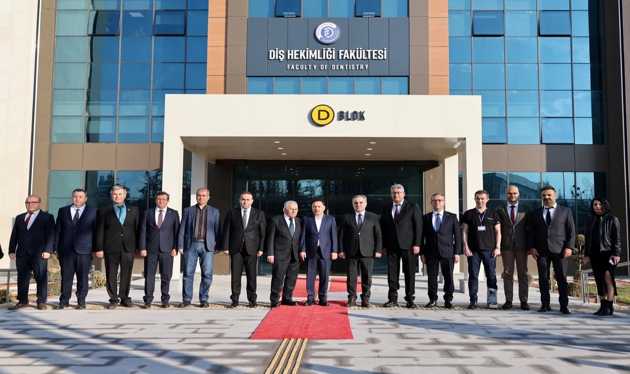 Türkiye’nin en büyük diş hastanesi