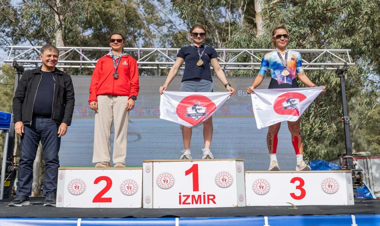 İzmir Duatlonu Türkiye Kupası nefes kesti