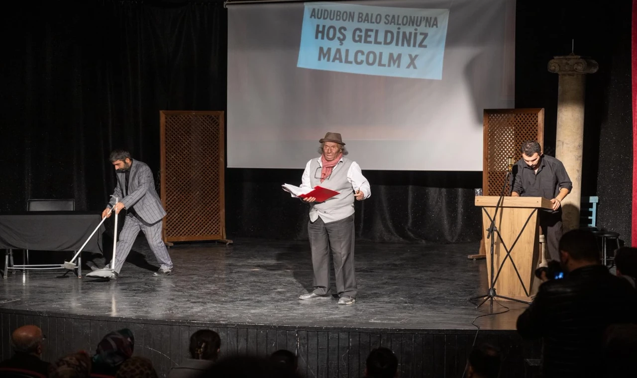 Malcolm X oyunu izleyicilerden tam not aldı