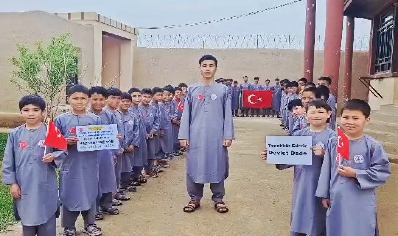 Afganistan’daki yetim çocuklardan Devlet Dede’ye teşekkür