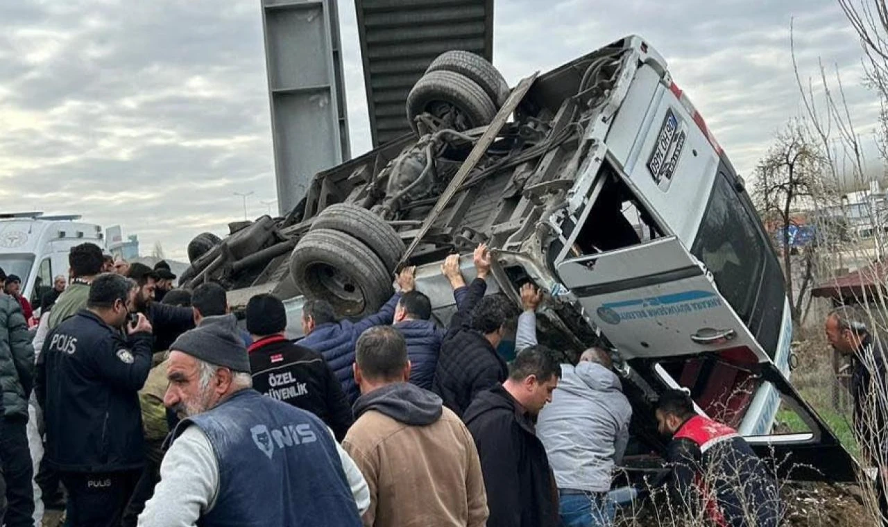 Ankara'da feci kaza: 5 ölü, 14 yaralı