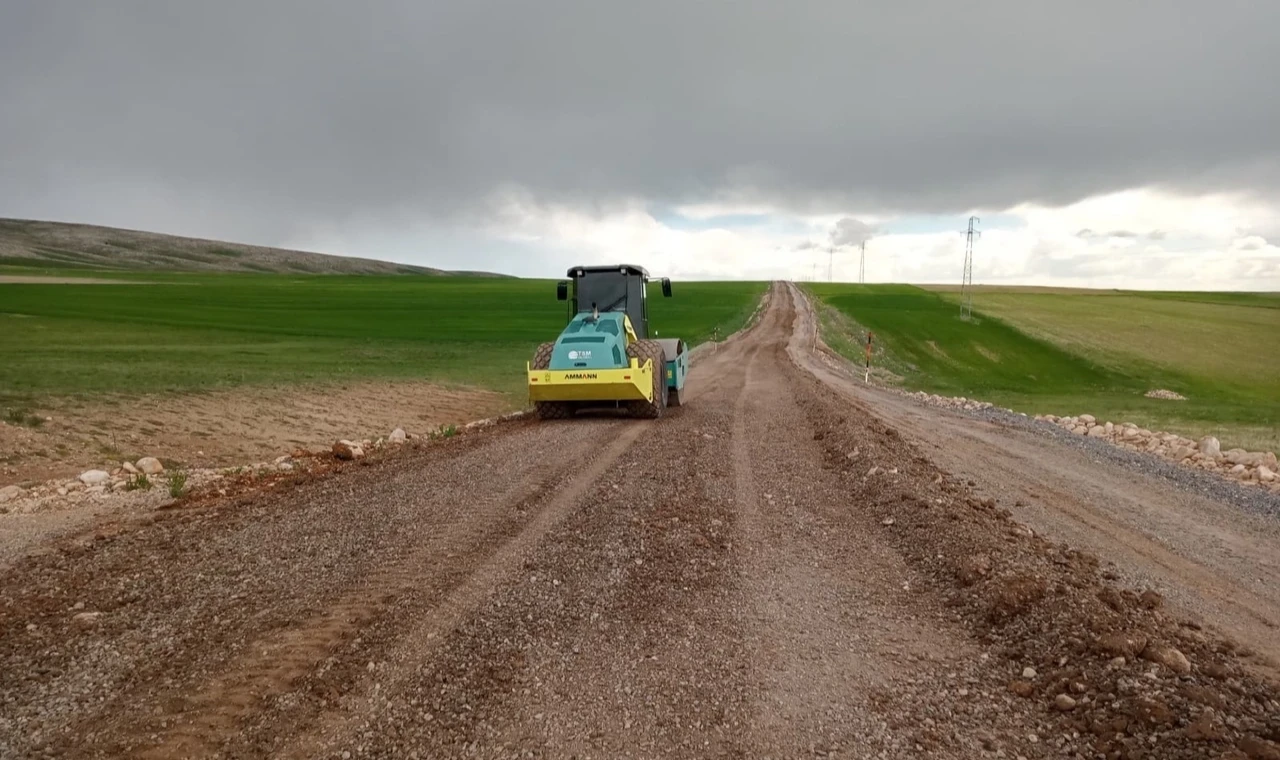 Kayseri Büyükşehir’den kırsalda hummalı mesai