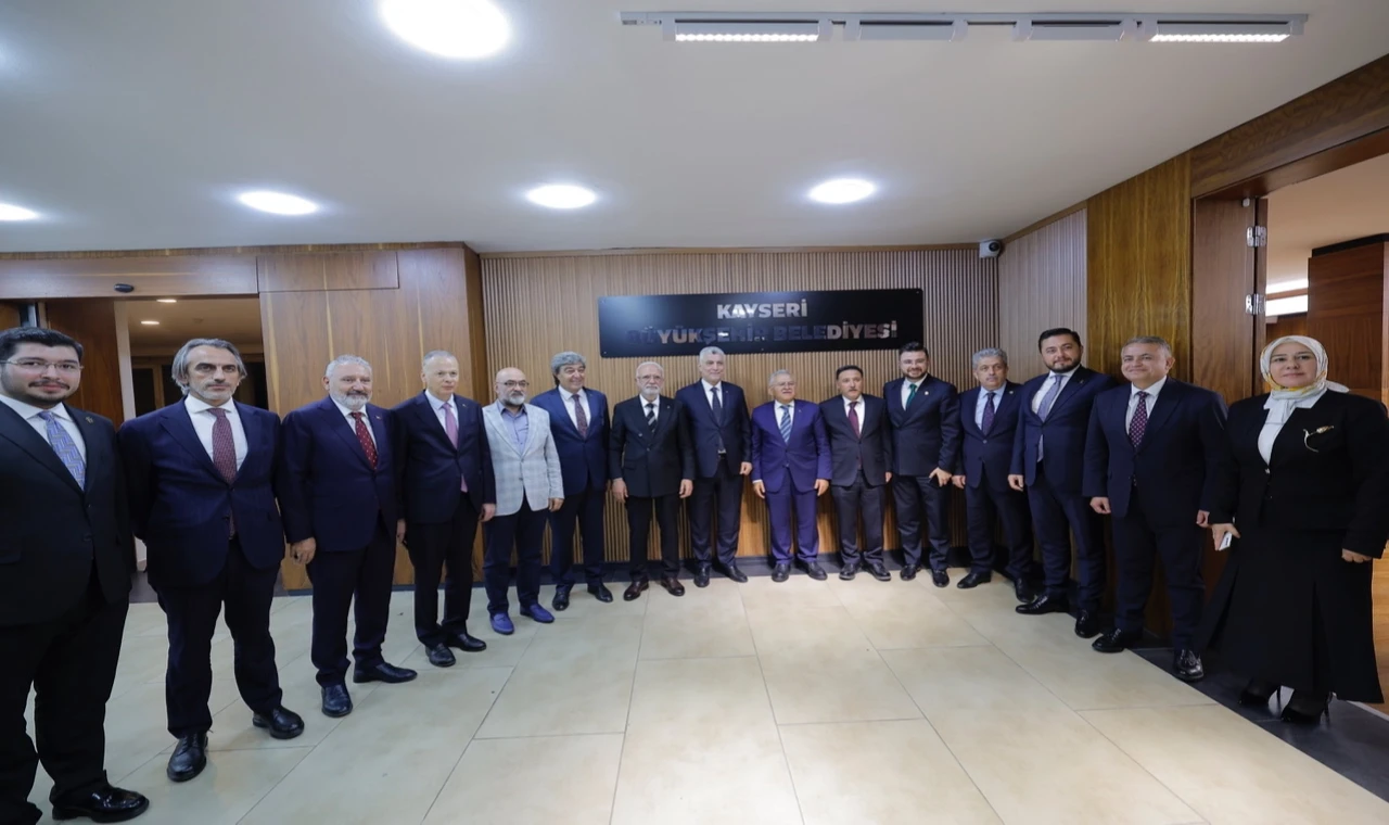 Ticaret Bakanı Bolat’tan Kayseri Büyükşehir’e ziyaret