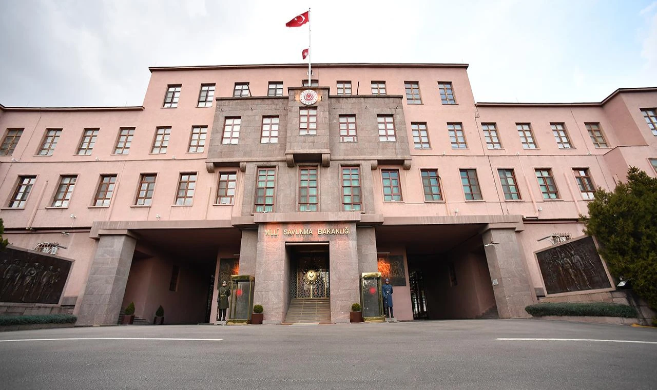 Yunanistan barış ve istikrara zarar verebilecek faaliyetlerden kaçınmalıdır
