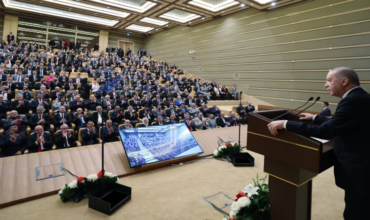 Cumhurbaşkanı Erdoğan’dan muhtarlara: Nifak duvarları örmeye çalışanlara karşı teyakkuzdayız