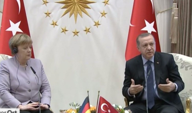 Erdoğan'dan Merkel'e ders: Asla kabul edemem!