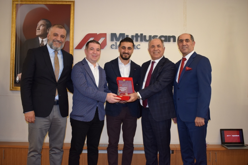 Mutlusan Elektrik, 4M Altın Elektrik firması bayileri ile birlikte Fabrika Gezi ve tanıtım toplantısı gerçekleştirdi