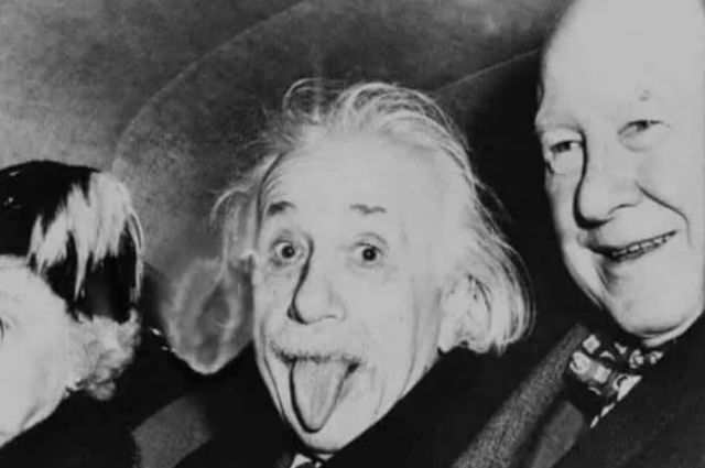 Einstein’ın Dil Çıkartan Fotoğrafının Hikayesi Nedir?
