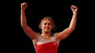 Milli güreşçi Buse Tosun dünya ikincisi oldu