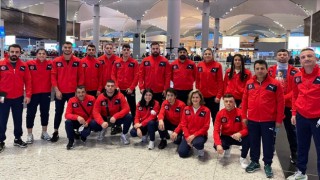 Milli boksörler Bulgaristan'da çeyrek finalde