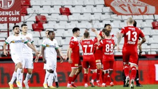 Antalyaspor kupada adını finale yazdırdı