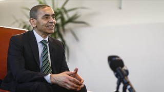 Her şey yolunda giderse bu ay sonunda Türkiye'de aşılamaya başlayabiliriz