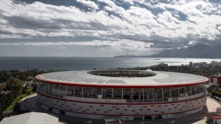Antalya'nın 'güneş enerjili' stadyumundan 600 hanenin yıllık elektrik ihtiyacı karşılanıyor