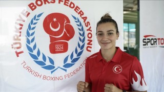 Milli boksör Buse Naz Çakıroğlu'ndan altın madalya