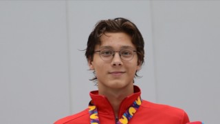 Milli yüzücü Berke Saka, Avrupa Gençler Şampiyonası'nda altın madalya kazandı