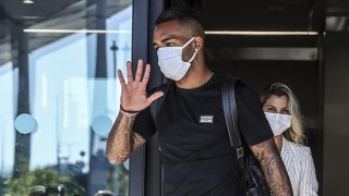 Beşiktaş Brezilyalı futbolcu Alex Teixeira ile sözleşme imzaladı