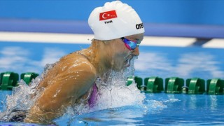 Milli yüzücü Viktoria Zeynep Güneş'ten tarihi başarı