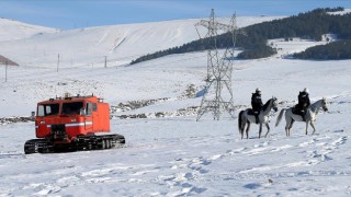 Ekiplerden elektrik arızalarına atlı müdahale