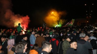 Spor Toto 1. Lig'e yükselen Sakaryaspor'u taraftarlar coşkuyla karşıladı