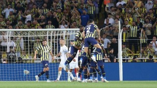 Fenerbahçe tur için avantajı 3 golle aldı