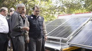 Bakan Dönmez, çiftçiye temiz kaynaktan elektrik sağlayacak MOBİTEM'i inceledi
