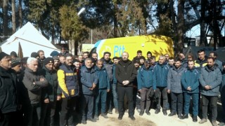 PTT, deprem bölgesine yardım ulaştırma ve bankacılık faaliyetlerini kesintisiz sürdürüyor