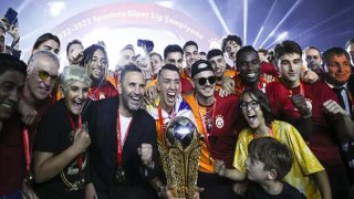 Şampiyon Galatasaray'da yaprak dökümü!