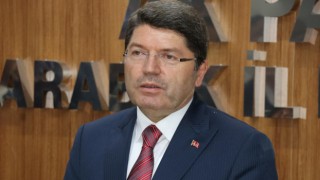 Anayasa'nın darbecilerce yazılması değiştirmek için yeterli sebeptir