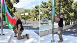 Bayrağı İlham Aliyev dikti